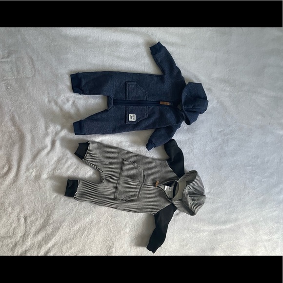 Carter’s 3 Month Onesie Zip Ups - Picture 2 of 2